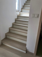  Schody z vinylu BUKOMA Dub Severský